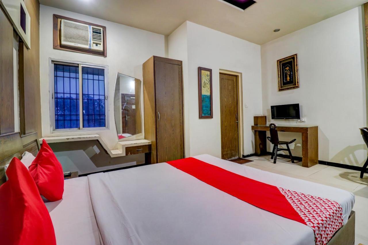 Oyo 61861 Hotel Dream Palace Durg Екстер'єр фото