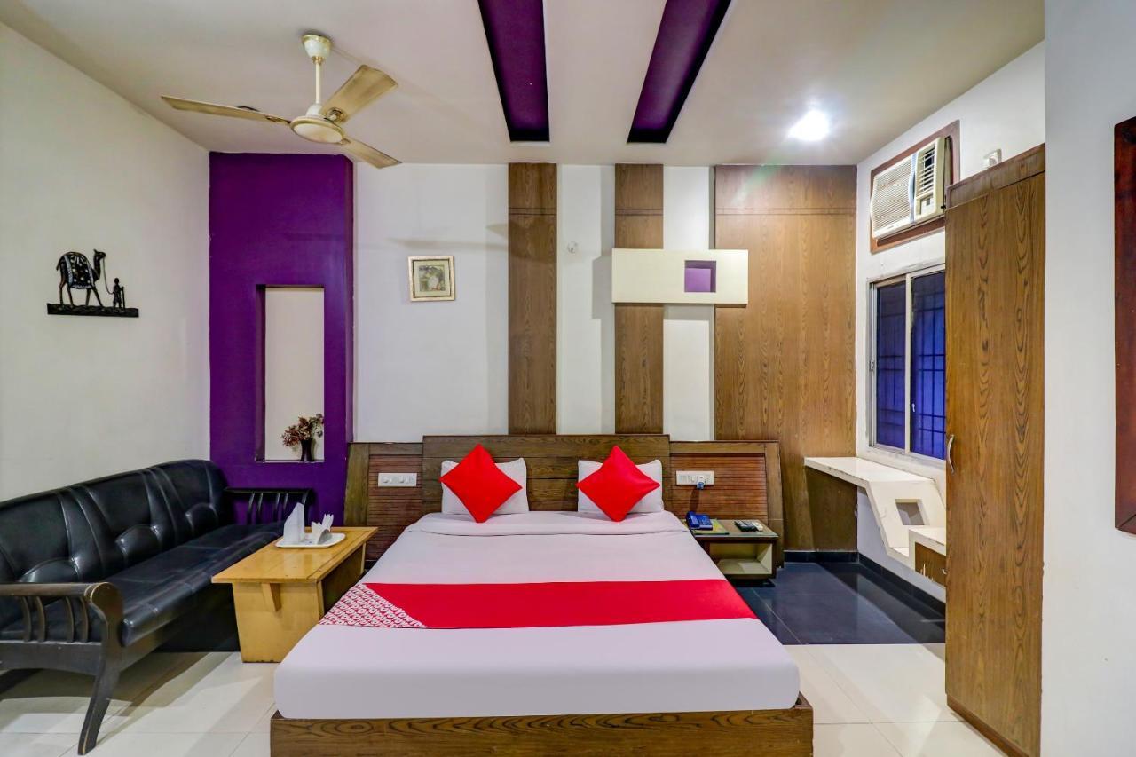 Oyo 61861 Hotel Dream Palace Durg Екстер'єр фото